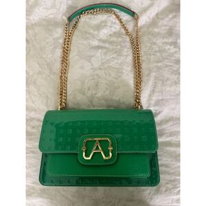 NWOT Arcadia Gianna Green Embossed Patent Leather, made in Italy.